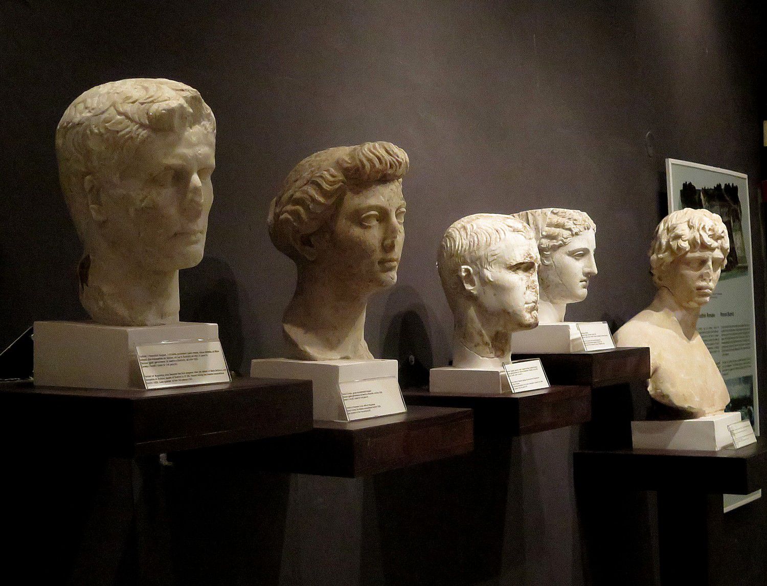 

<p></noscript>Busts of Augustus and Livia in the museum at Butrint © 2016 Karen Rubin/goingplacesfarandnear.com</p>
<p>” /></p>
<div><span style=