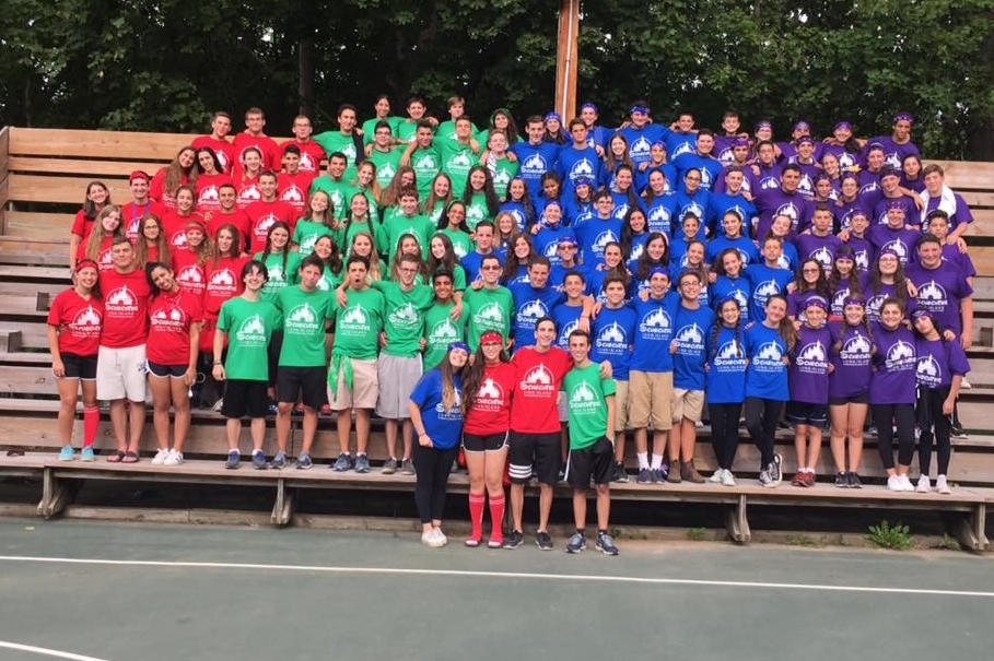 Schechter School students pose for a photo in September 2016. (Photo courtesy of Schechter School of Long Island)