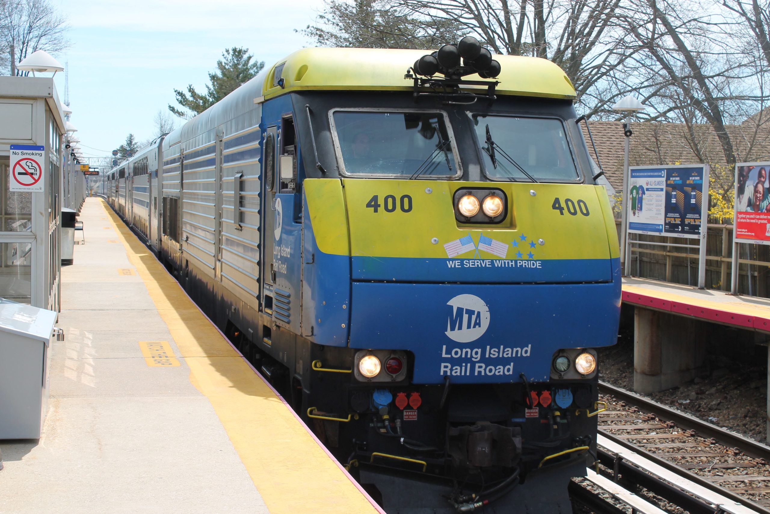 A Long Island Rail Road train pulls into the East Williston station on the Oyster Bay branch. (Photo by Noah Manskar)