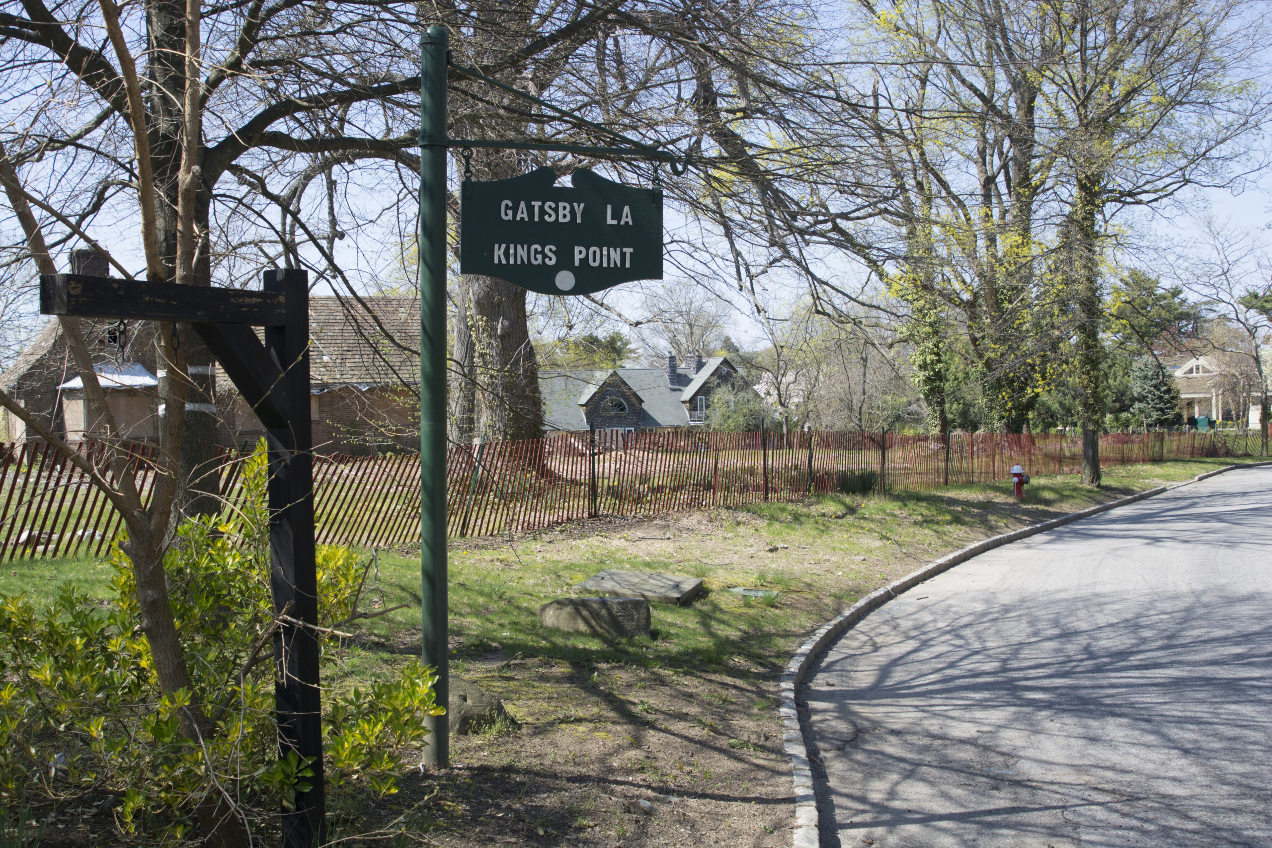 The Brickman Estate, located on the corner of Kings Point Road and Gatsby Lane, is gated off from public entry. (Photo by Janelle Clausen)