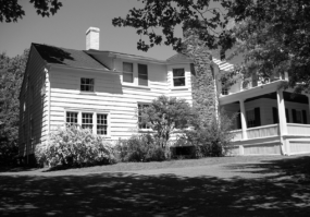 The Sands-Willet House in Port Washington. (Photo from Fred Blumlein, a trustee of the Cow Neck Peninsula Historical Society). 