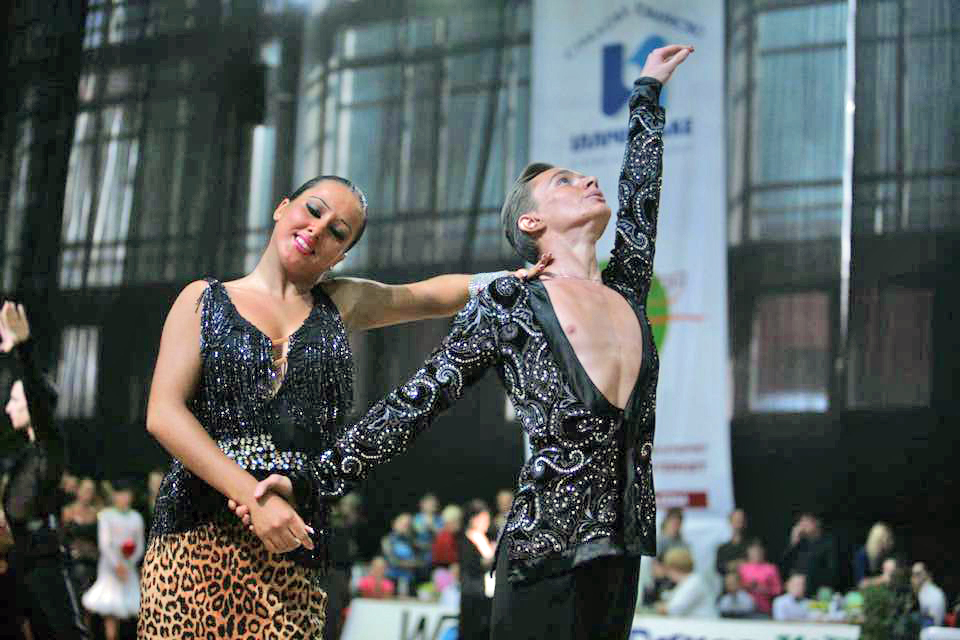 Nationally acclaimed ballroom dancers Artur and Alina Shvetsova will be visiting Great Neck Plaza. (Photo courtesy of Zimmerman/Edelson)